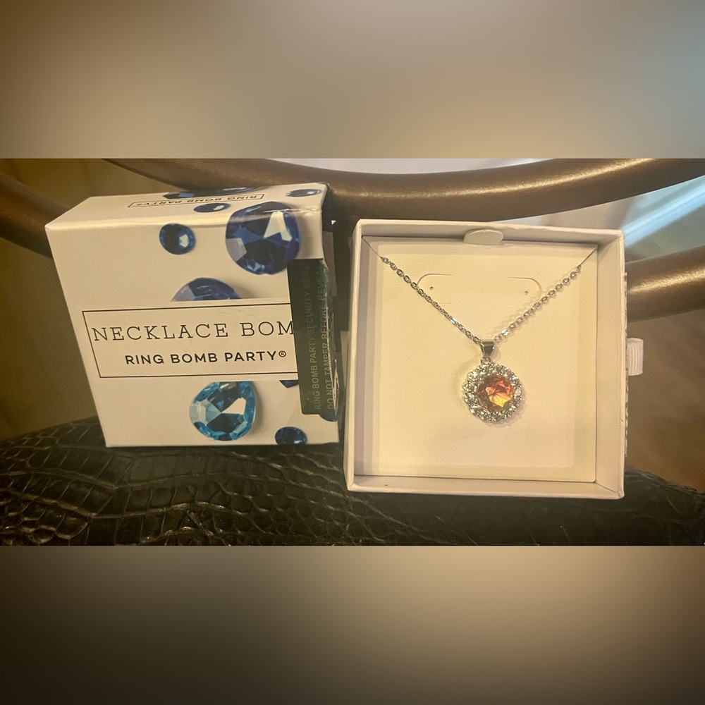 NIB RING BOMB PARTY Ombré Watermelon & White Topaz Necklace - Picture 7 of 12